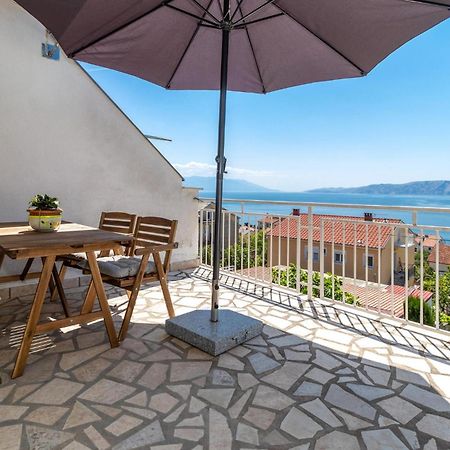 Lovely Apartment In Novi Vinodolski With Wifi Екстер'єр фото