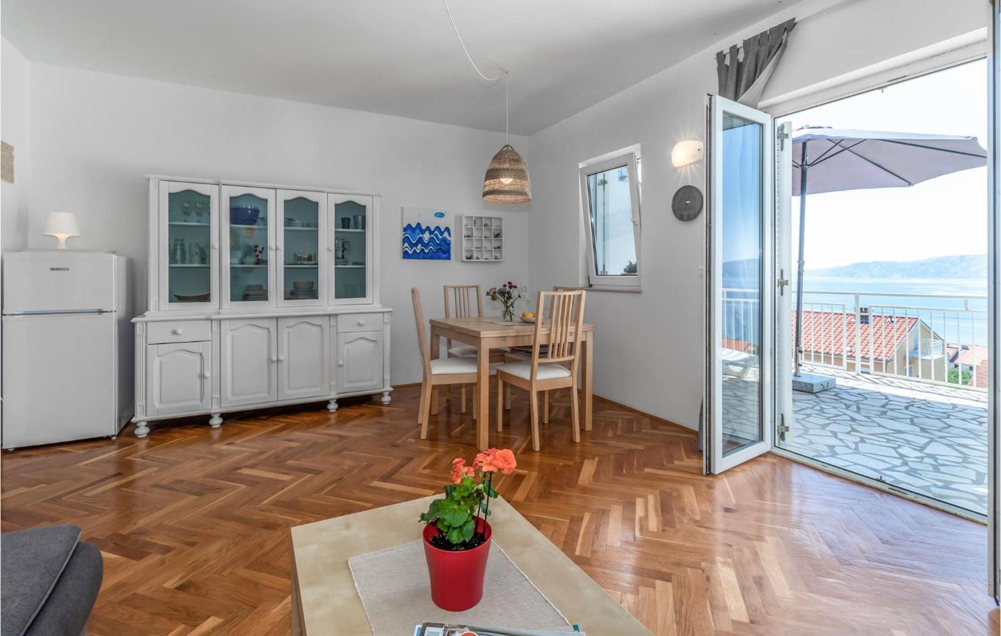 Lovely Apartment In Novi Vinodolski With Wifi Екстер'єр фото