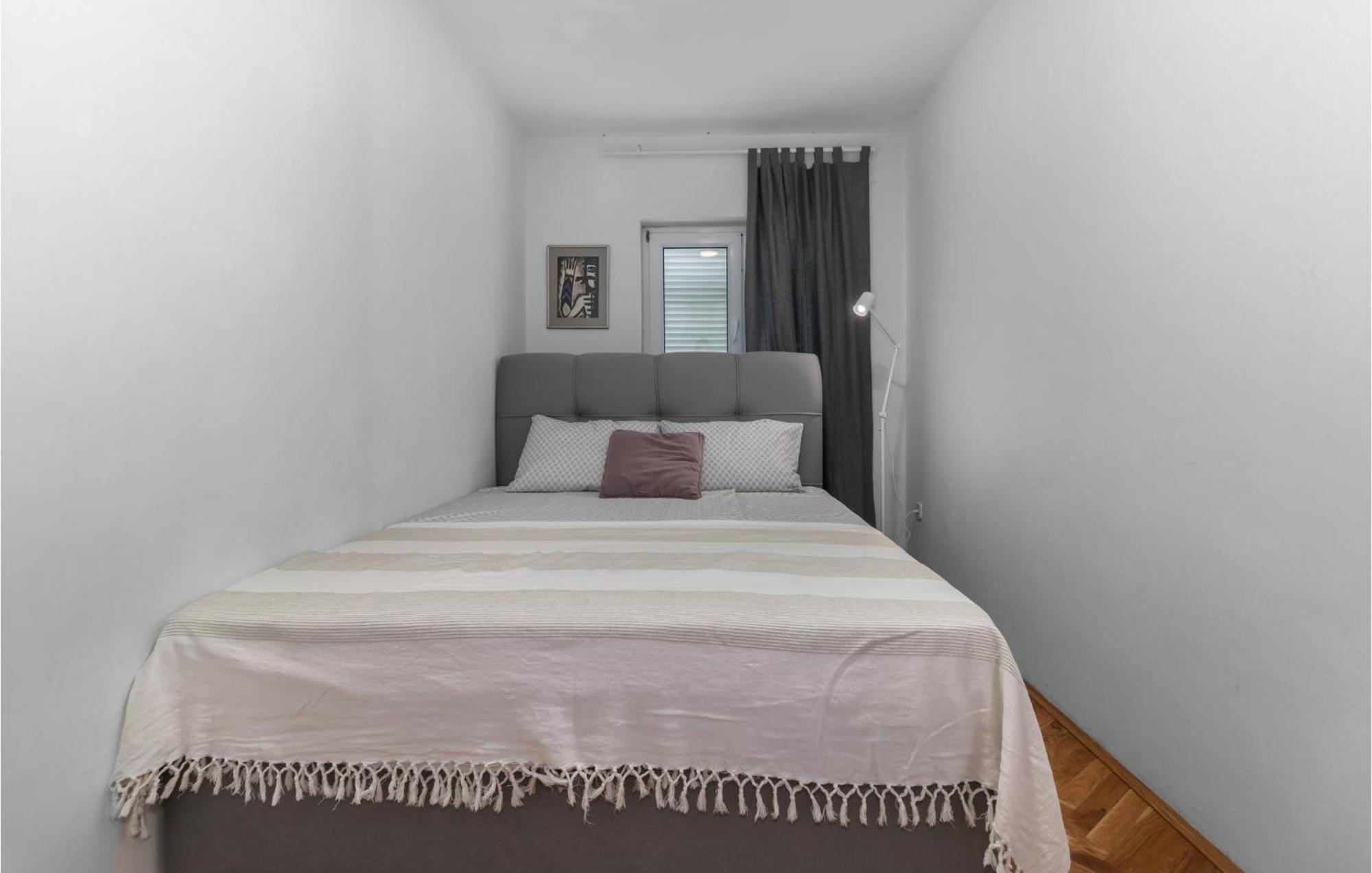Lovely Apartment In Novi Vinodolski With Wifi Екстер'єр фото